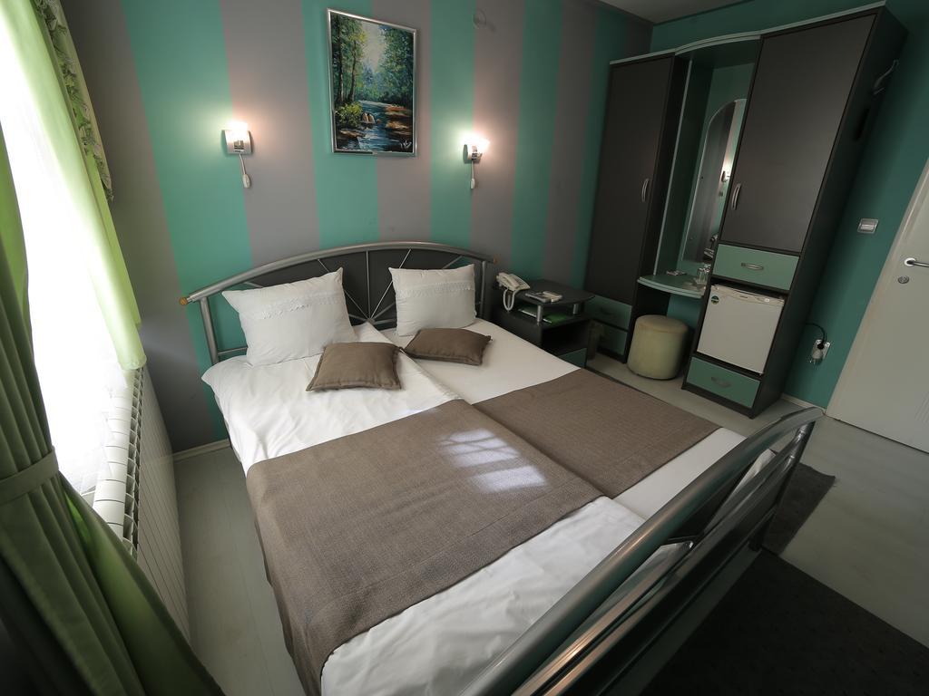 Hotel Zeneva Kragujevac Zimmer foto