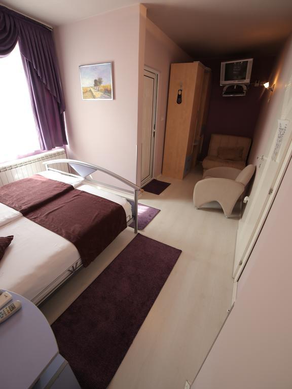 Hotel Zeneva Kragujevac Zimmer foto