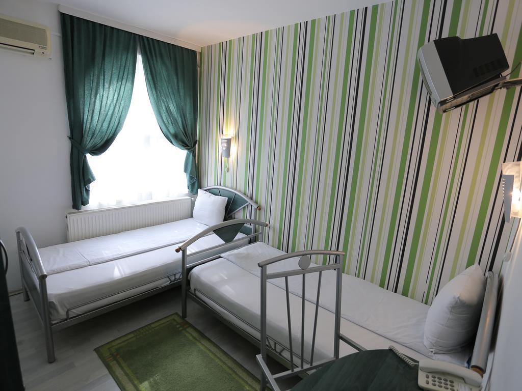 Hotel Zeneva Kragujevac Zimmer foto